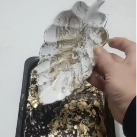 Χρυσό marble effect με φύλλο πορσελάνης σε DIY δημιουργία από το xeirokamoto.gr