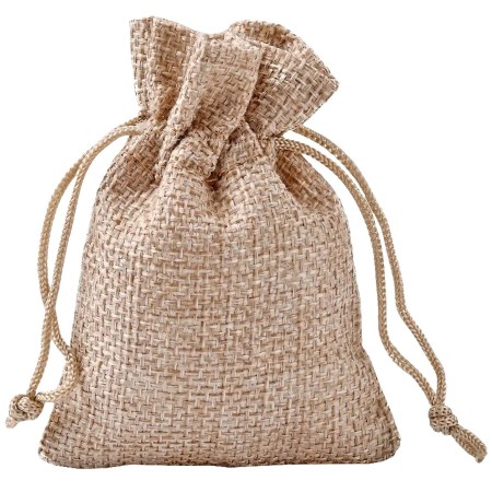 Πουγκί δώρου από φυσική λινάτσα με κορδόνι περίσφιξης, διαστάσεων 12x9cm, σε ουδέτερο μπεζ χρώμα, ιδανικό για συσκευασία μικρών αντικειμένων.
